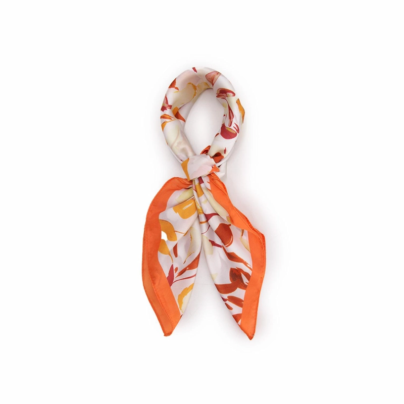 PAÑUELO TIPO SEDA 70 X 70 ESTAMPADO FLORAL OTOÑAL - 1