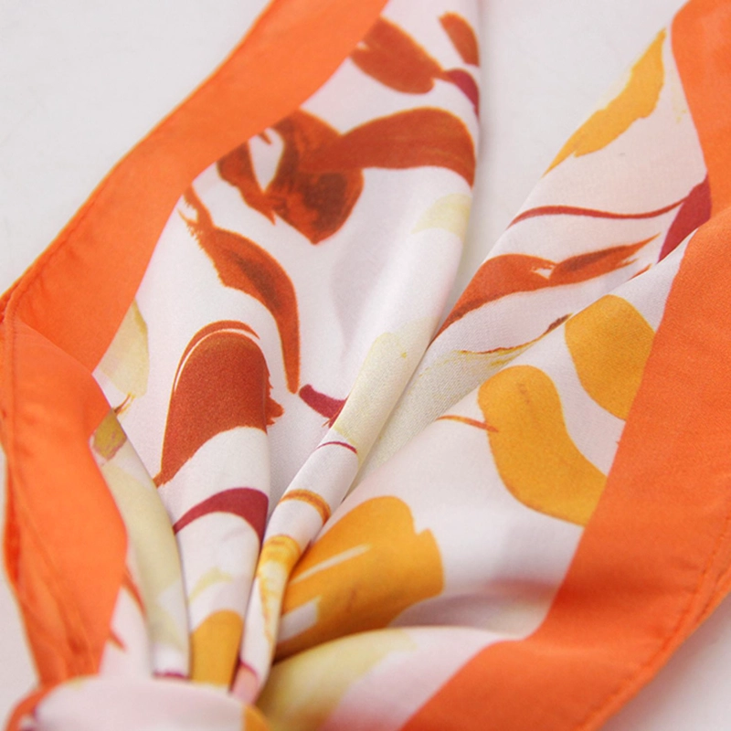 PAÑUELO TIPO SEDA 70 X 70 ESTAMPADO FLORAL OTOÑAL - 4