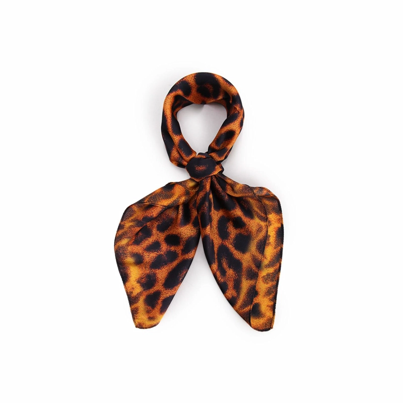 PAÑUELO TIPO SEDA 70 X 70 ESTAMPADO PRINT LEOPARDO - 1