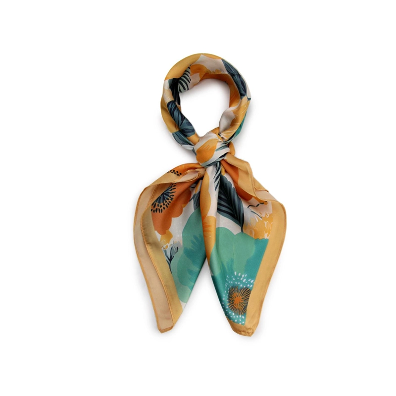 PAÑUELO TIPO SEDA 70 X 70 ESTAMPADO FLORAL - 1