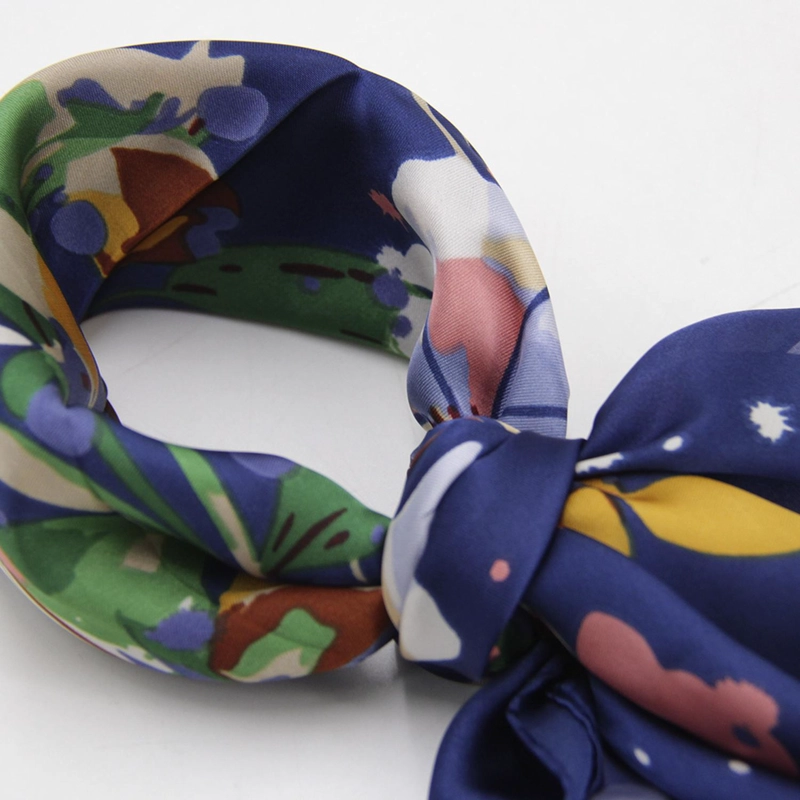 PAÑUELO TIPO SEDA 70X70 CM ESTAMPADO FLORAL ELEGANTE - 3
