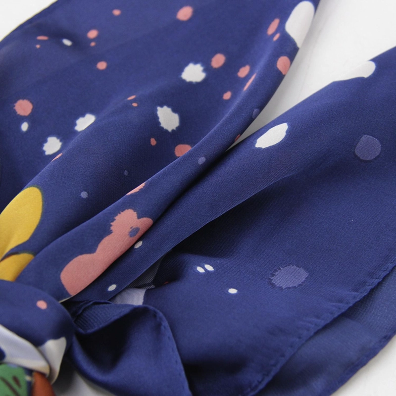 PAÑUELO TIPO SEDA 70X70 CM ESTAMPADO FLORAL ELEGANTE - 4
