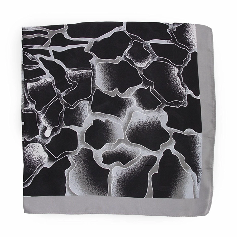 PAÑUELO MEDIANO TIPO SEDA DE 90X90CM ANIMAL PRINT CON BORDE - 2