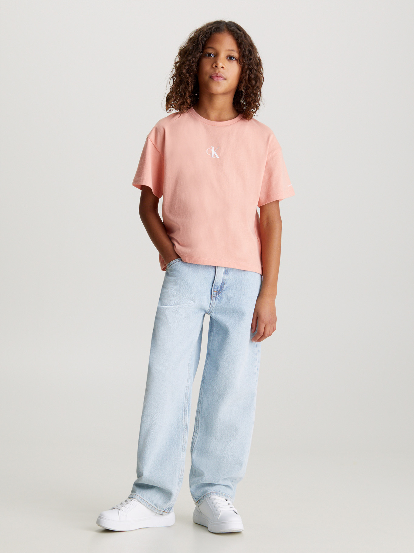 POLERA ALGODÓN NIÑA CALVIN KLEIN CK LOGO BOXY - 2