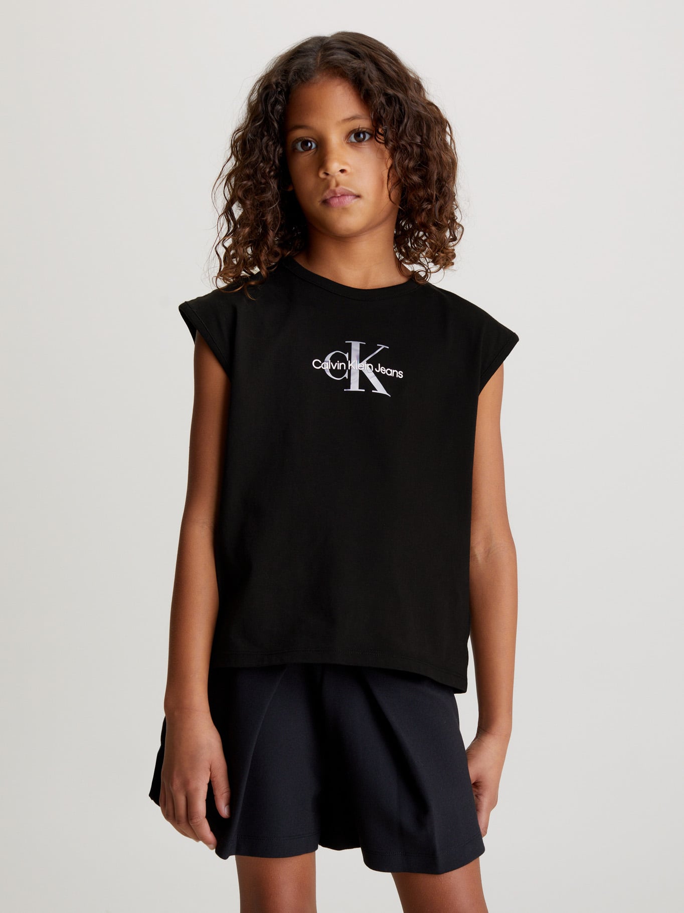 POLERA ALGODÓN NIÑO CALVIN KLEIN MONOLOGO RELAXED - 1