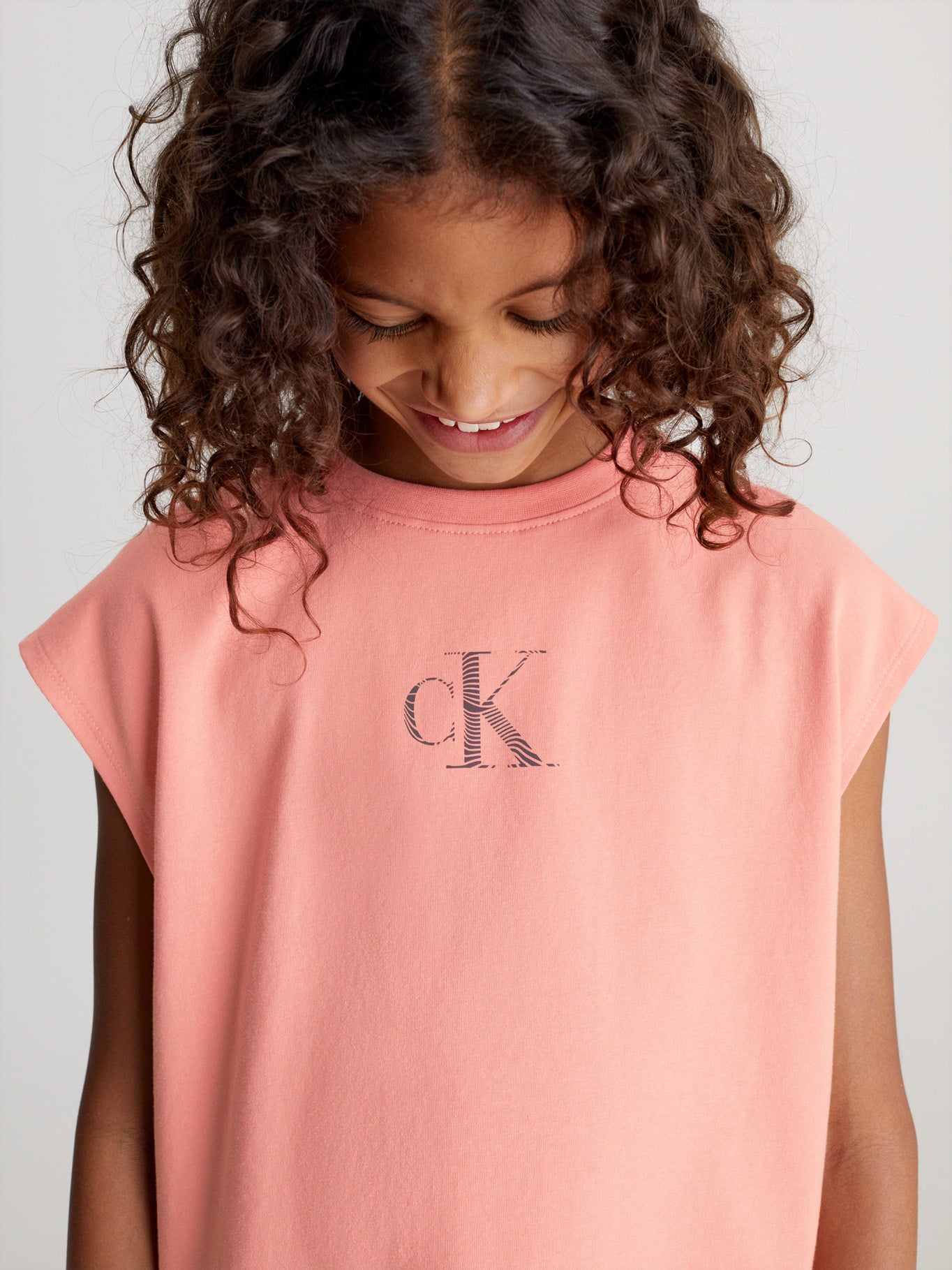 POLERA ALGODÓN NIÑA CALVIN KLEIN IRIDESCENT - 4