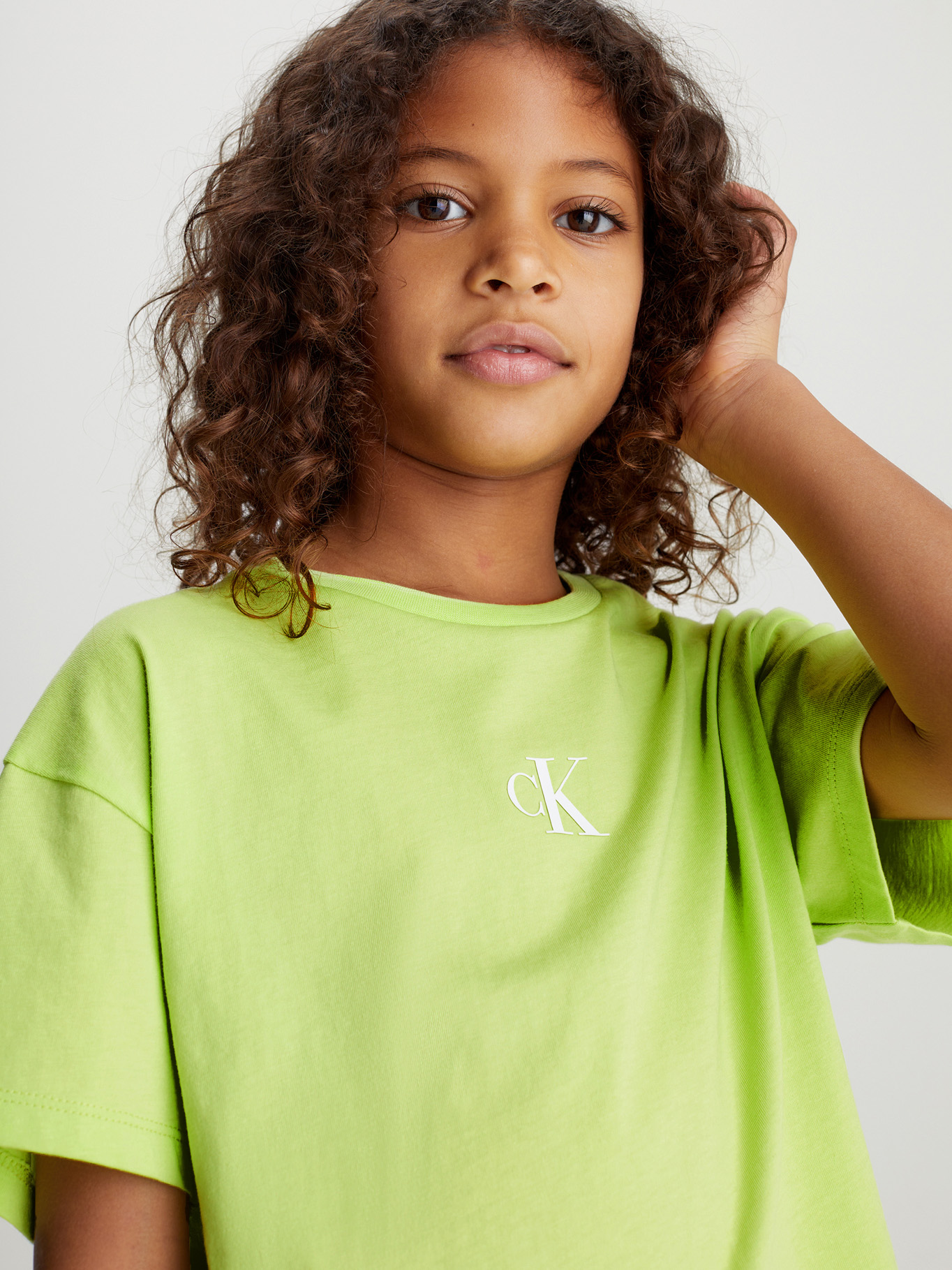 POLERA ALGODÓN NIÑA CALVIN KLEIN CK LOGO BOXY - 4