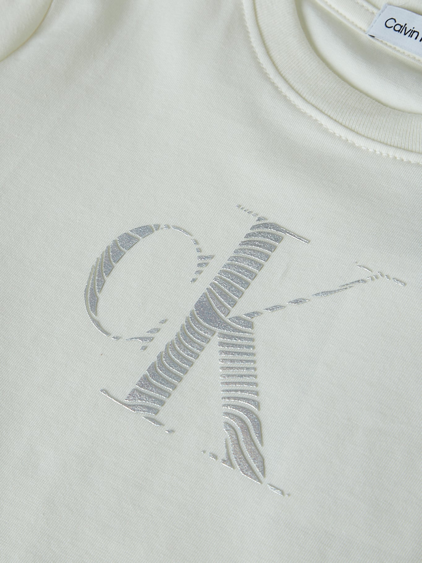POLERA ALGODÓN NIÑA CALVIN KLEIN IRIDESCENT CK SLIM - 3