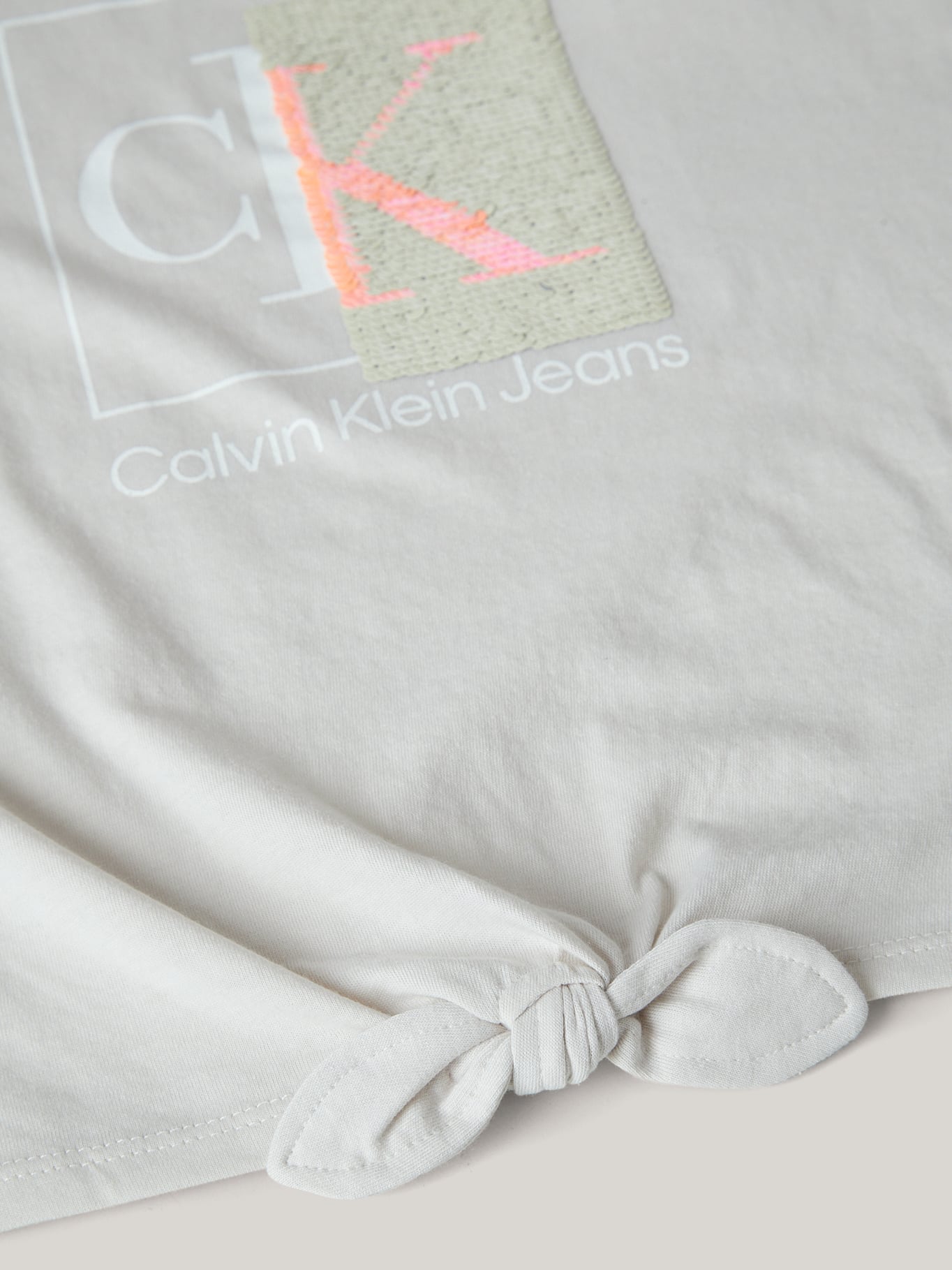 POLERA ALGODÓN NIÑA CALVIN KLEIN SPLIT MONOGRAM SEQUIN - 3