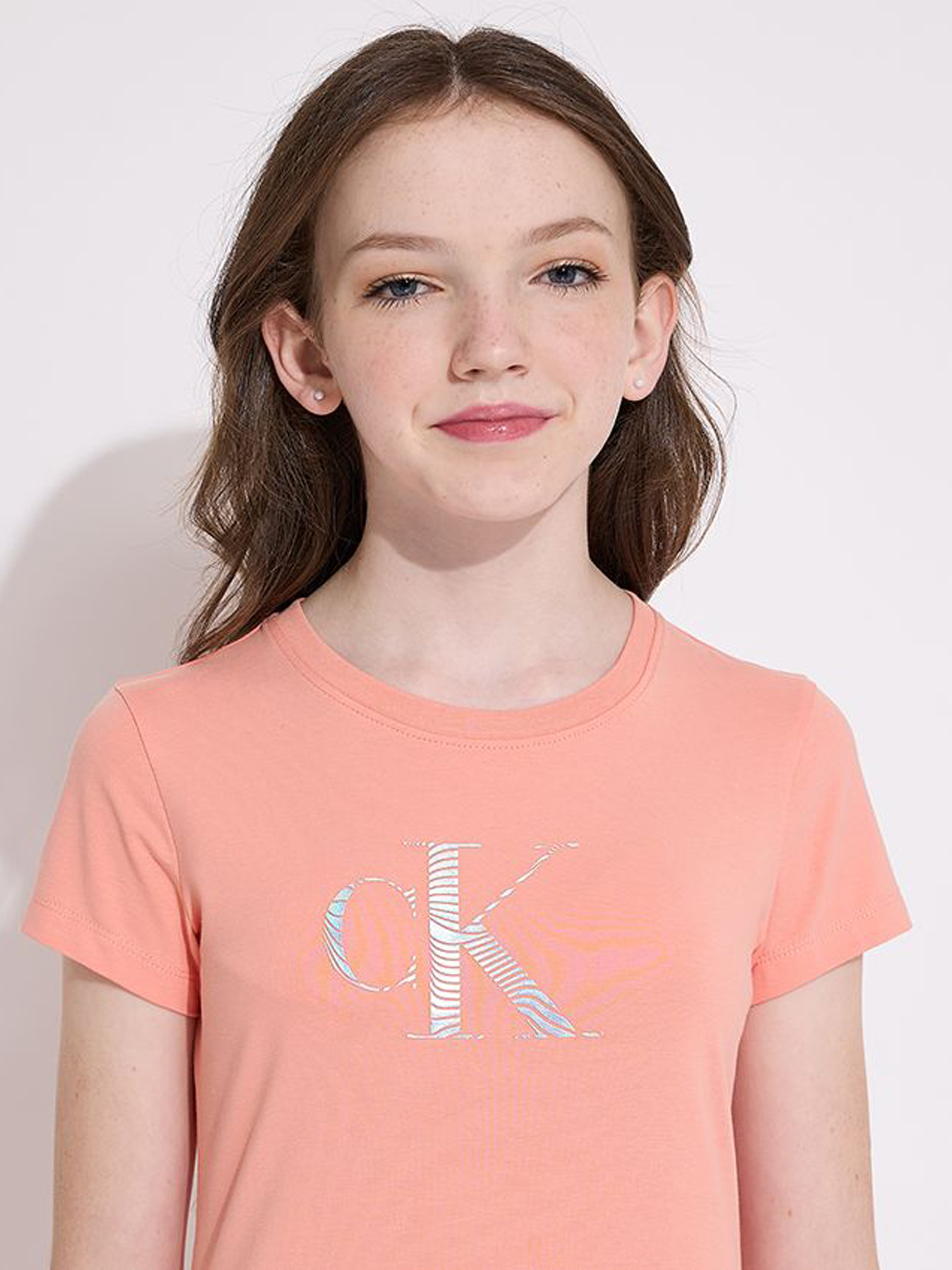 POLERA ALGODÓN NIÑA CALVIN KLEIN IRIDESCENT CK SLIM - 4