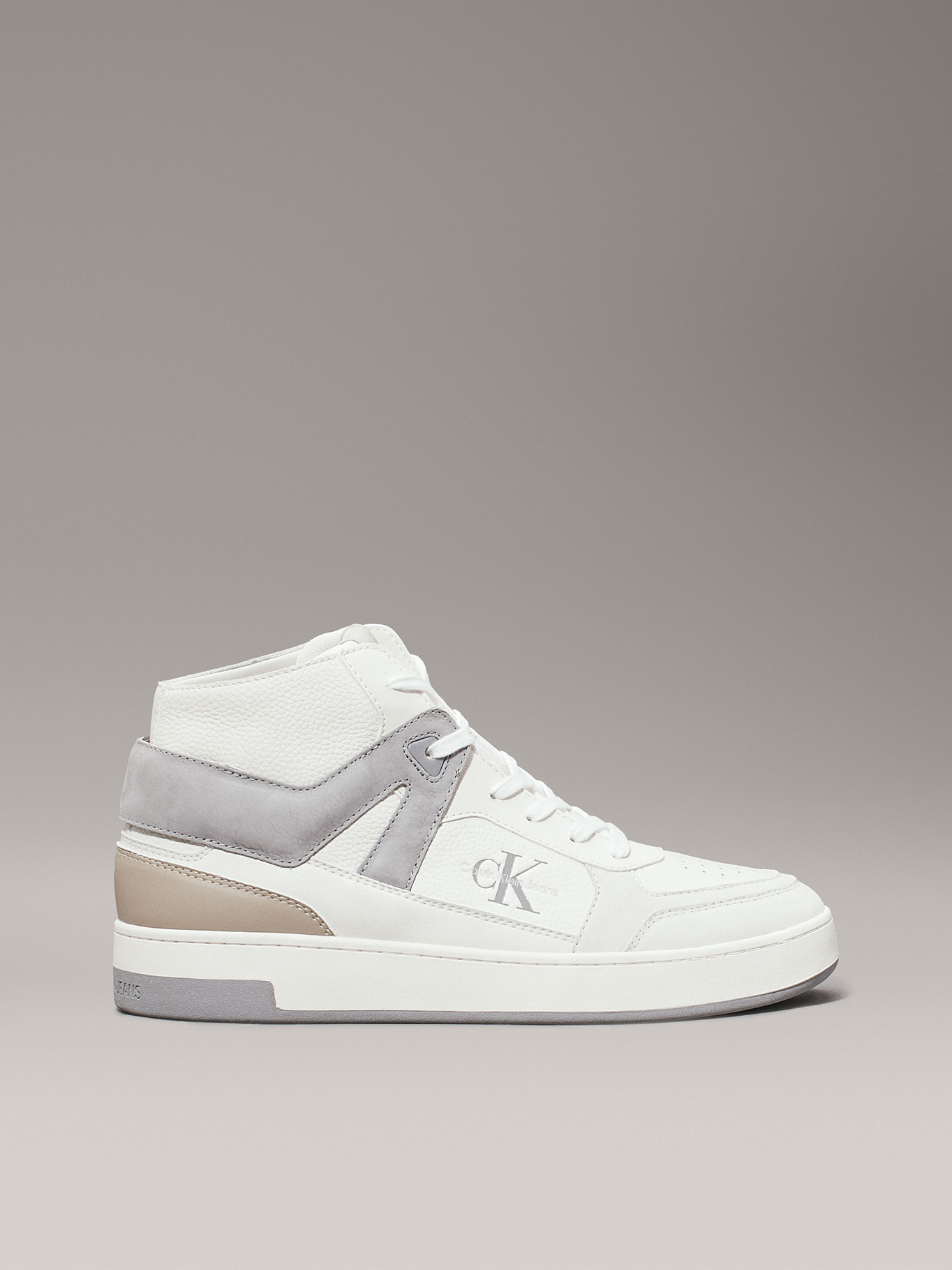 ZAPATILLAS DE CUERO BASKET CUP MID - 5