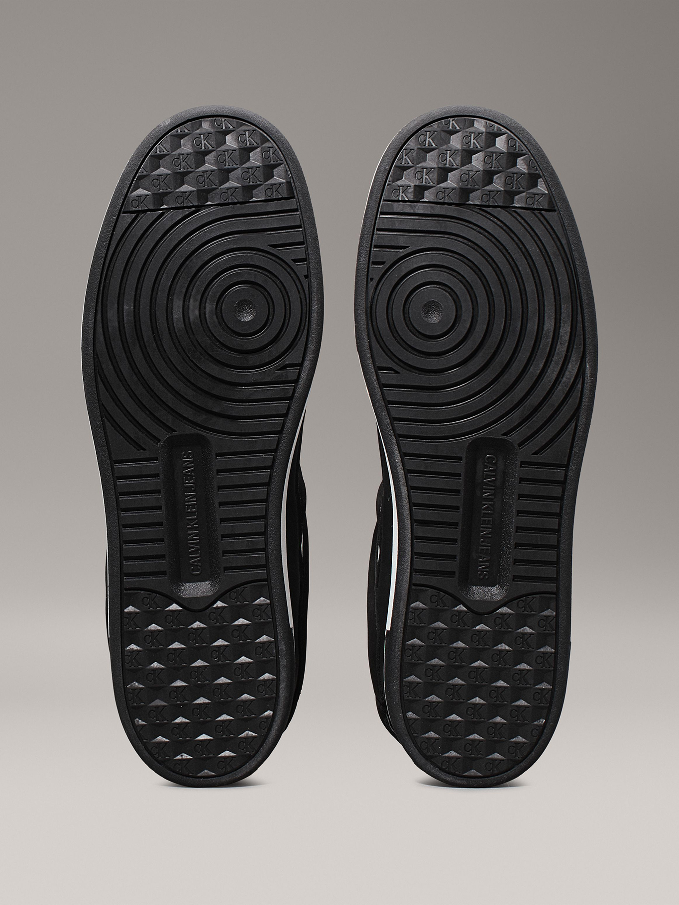 ZAPATILLAS DE CUERO BASKET CUP MID - 4