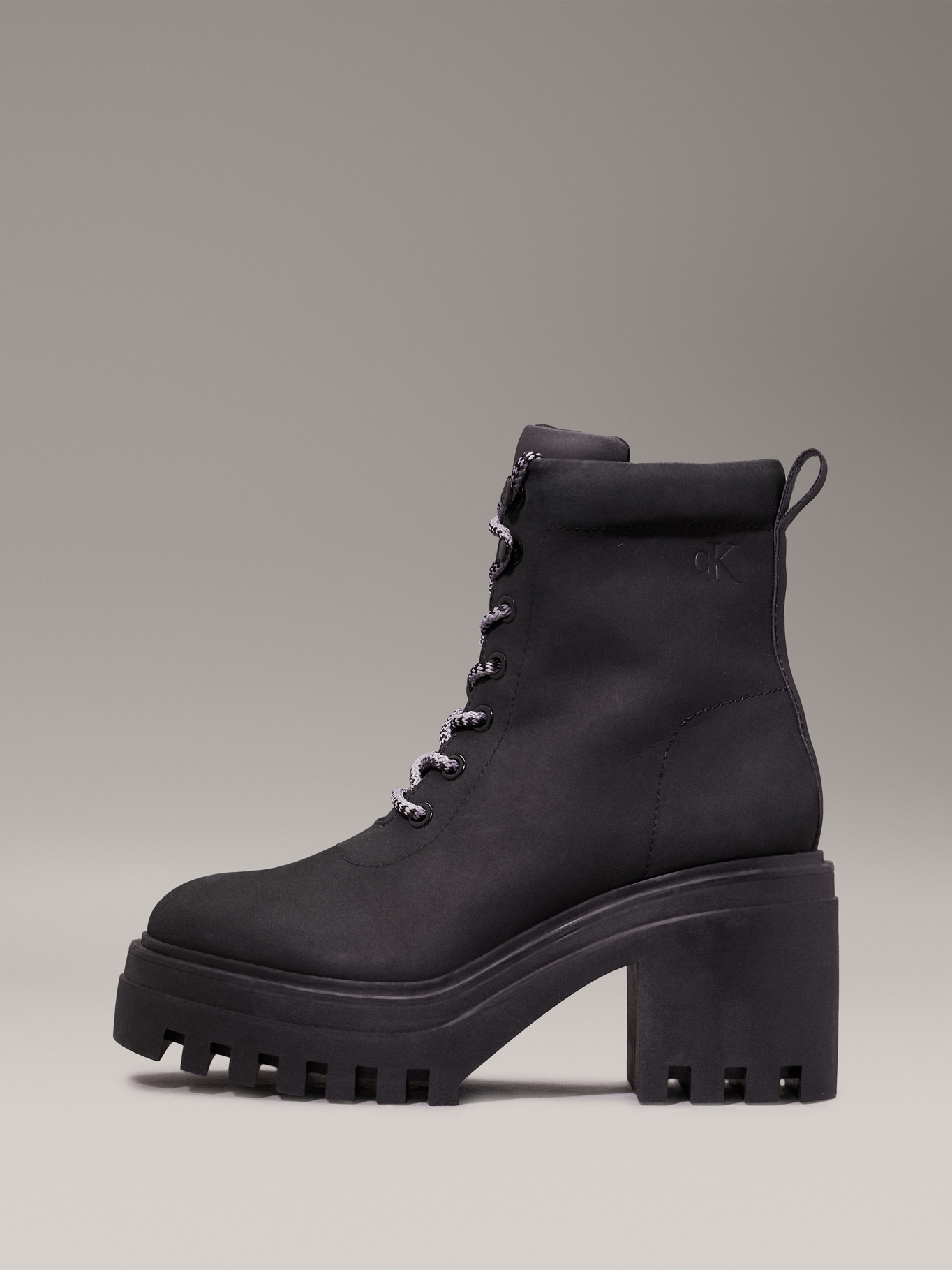 BOTAS CHUNKY HEELED - 6