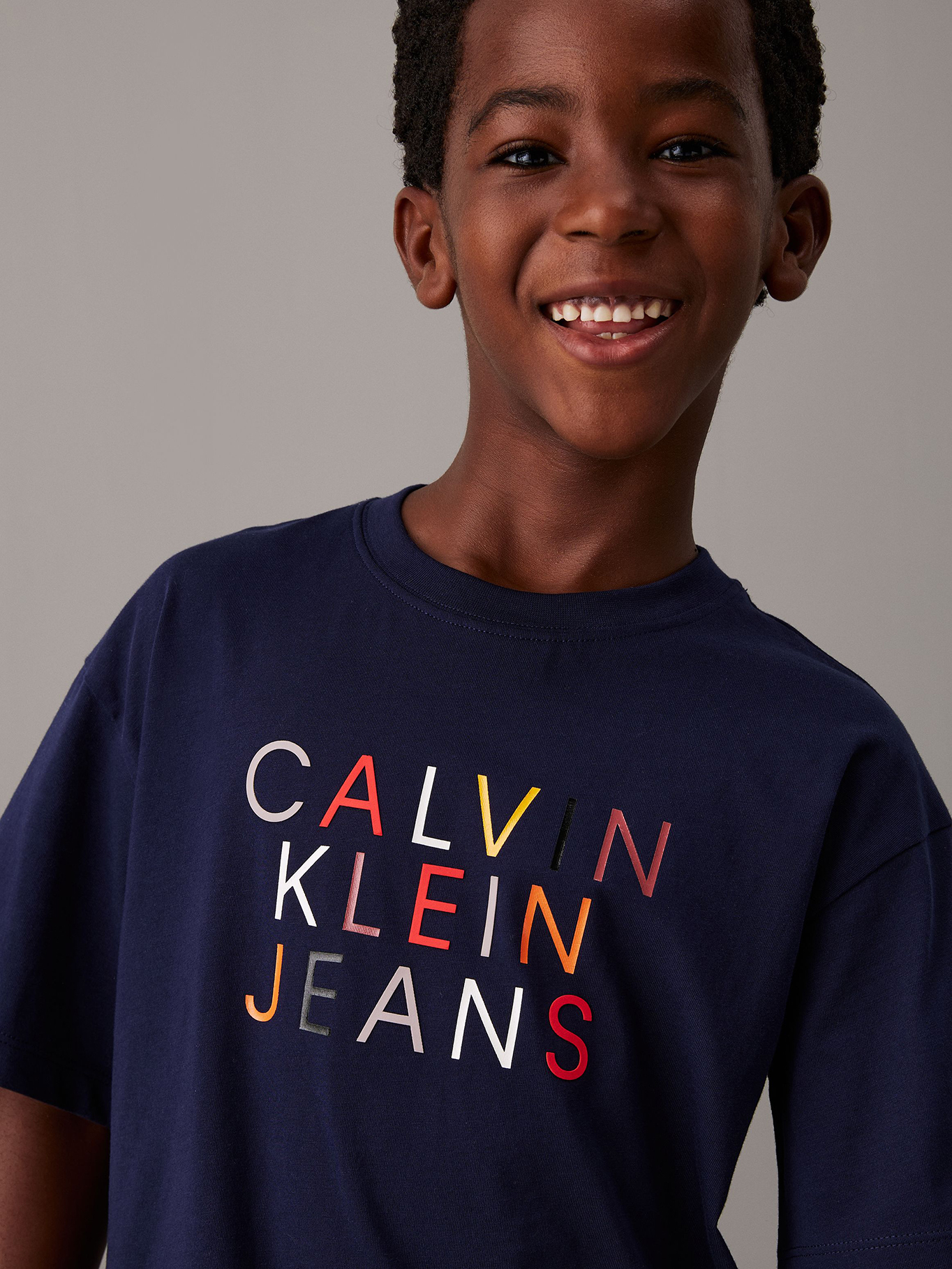 POLERA NIÑO LOGO GRAPHIC - 4