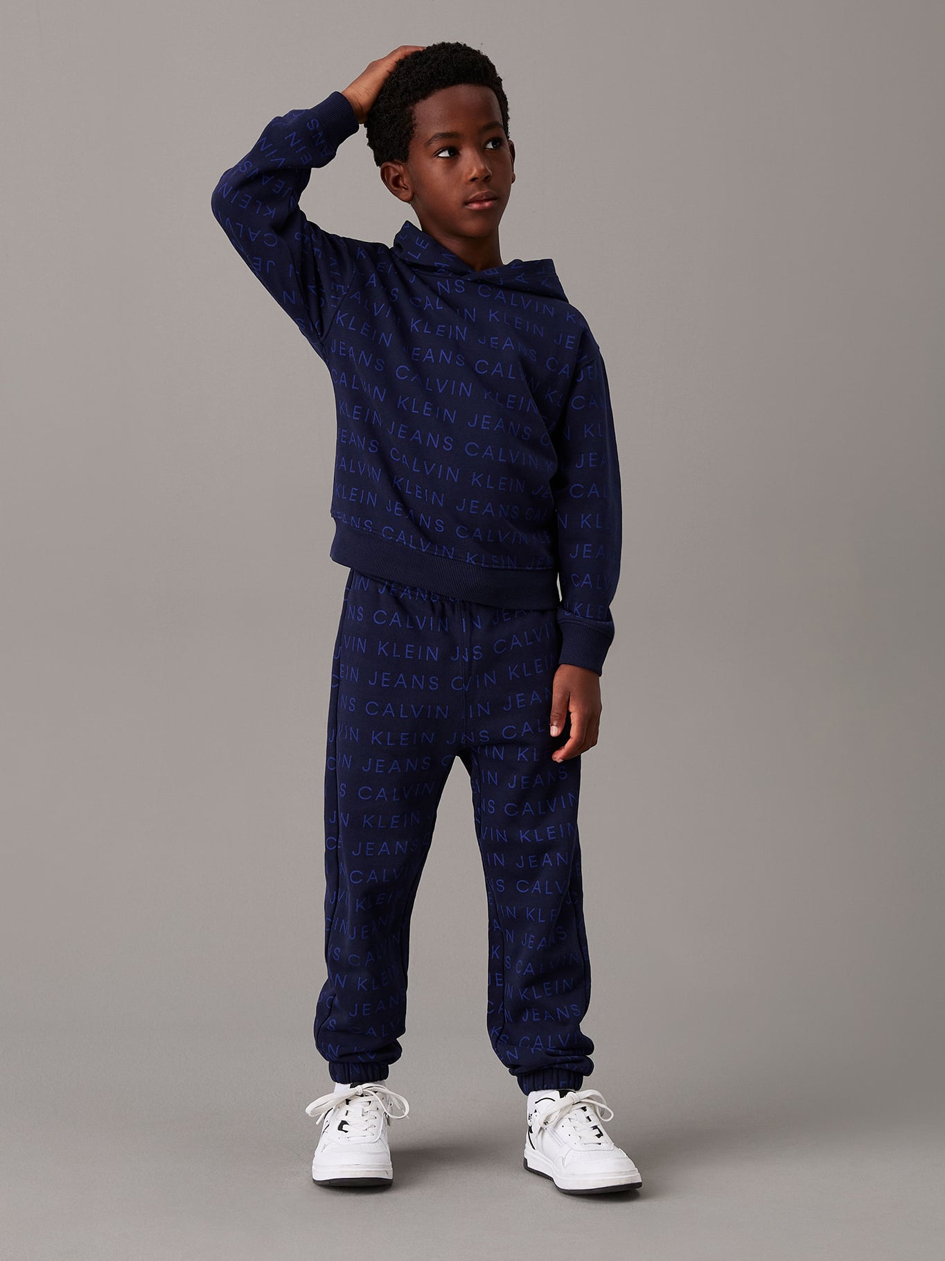 JOGGER NIÑO CKJ AOP - 2