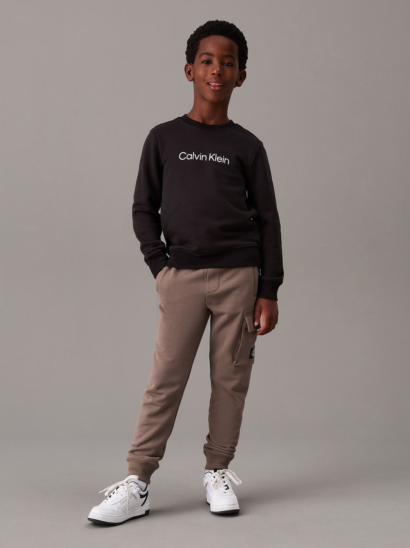 JOGGER NIÑO BADGE RELAXED - 1