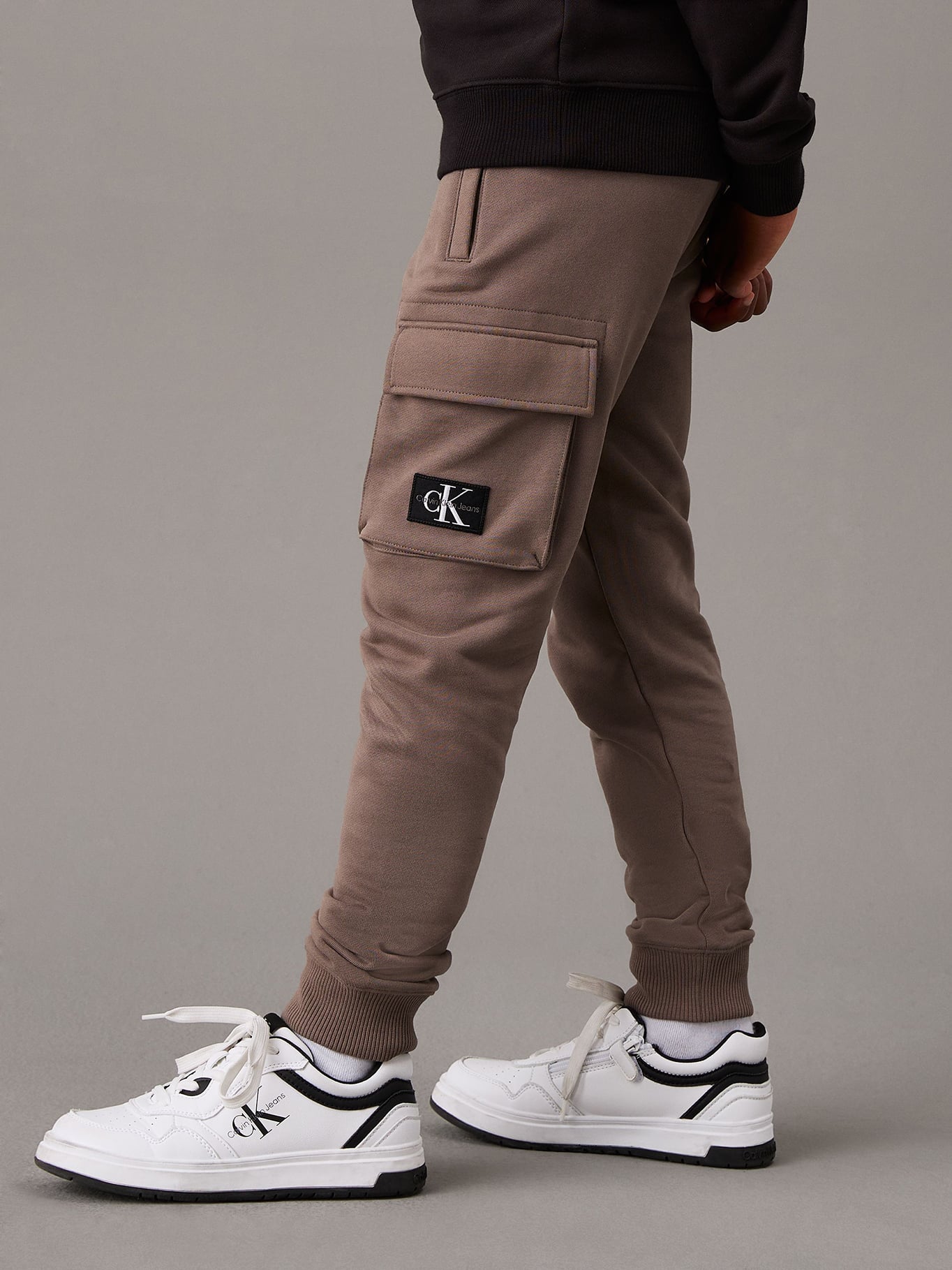 JOGGER NIÑO BADGE RELAXED - 3