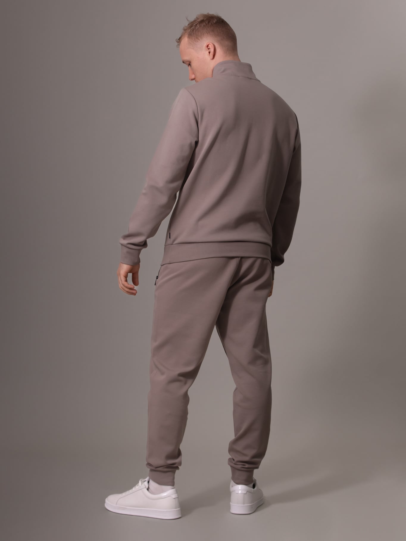 POLERON LUX TECH - 3
