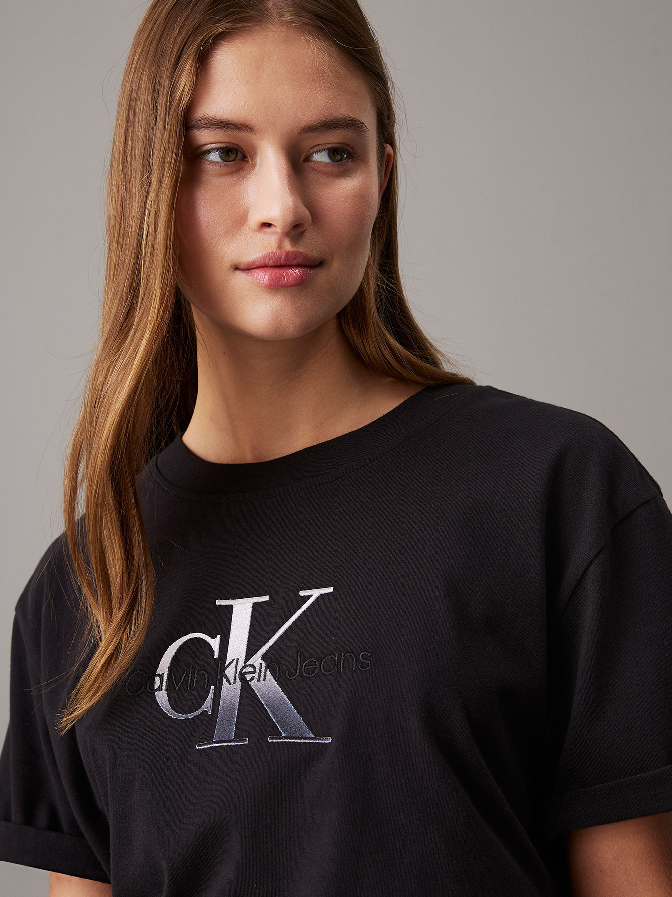 POLERA EMBROIDERED MONOLOGO - 4