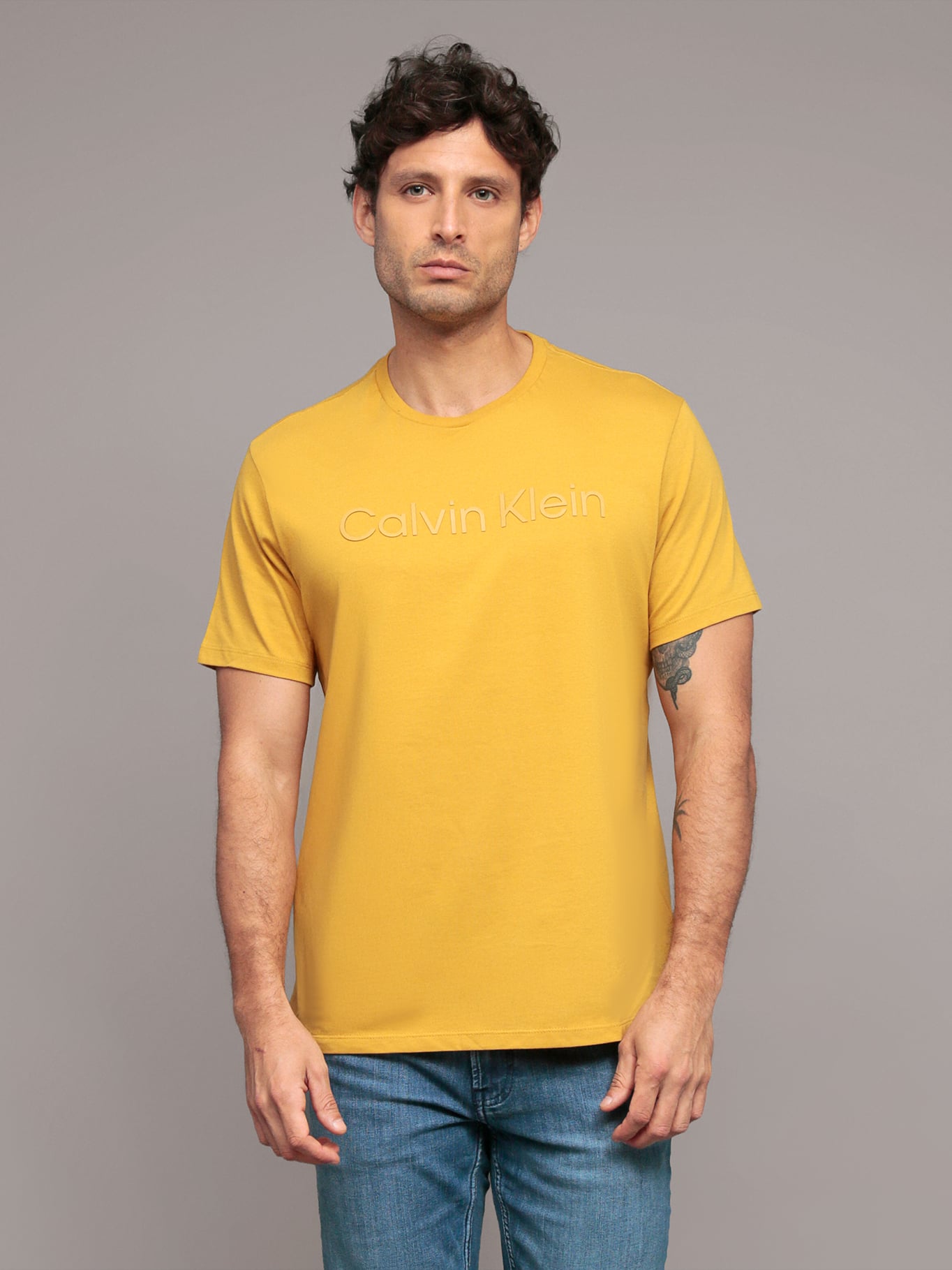 POLERA CON LOGOTIPO TONAL - 1