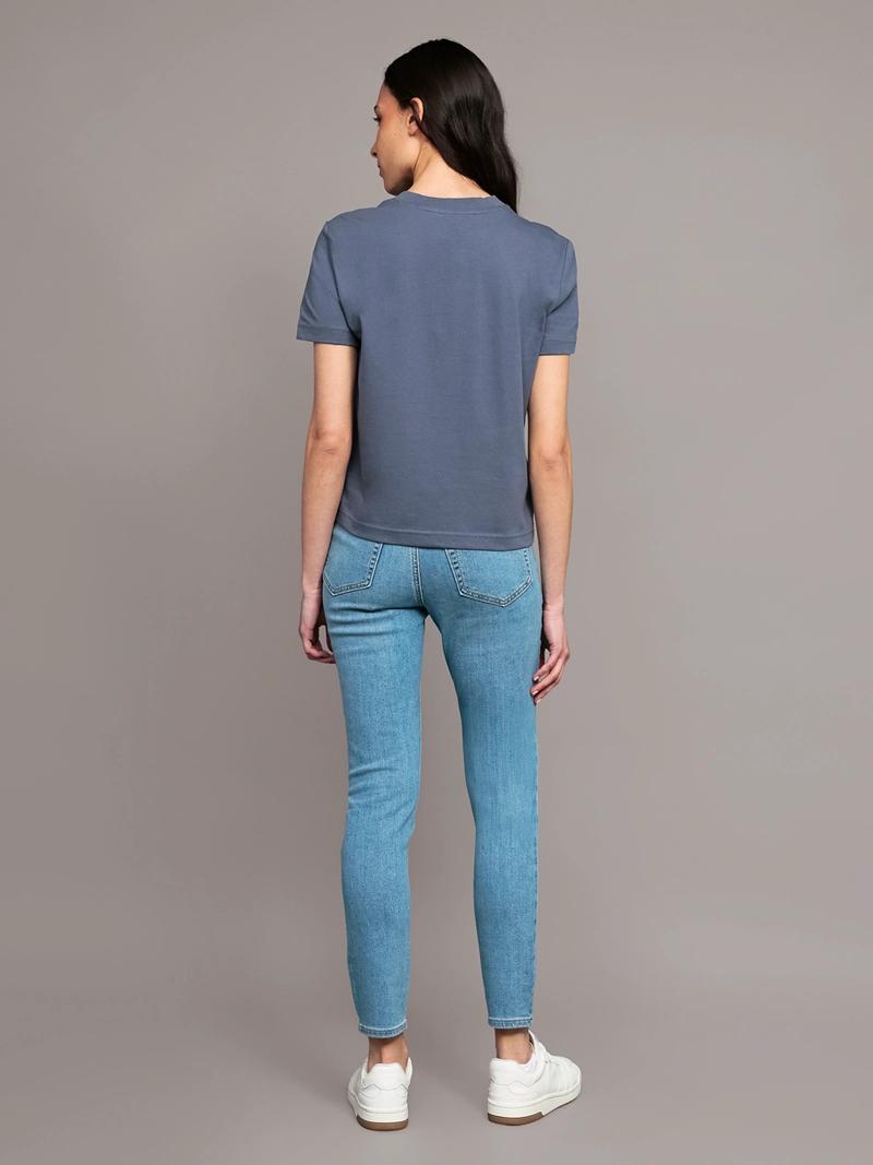 POLERA CON LOGO ARCHIVE - 3