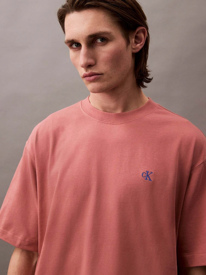 POLERA RELAXED CON MONOGRAMA ARCHIVE - 4