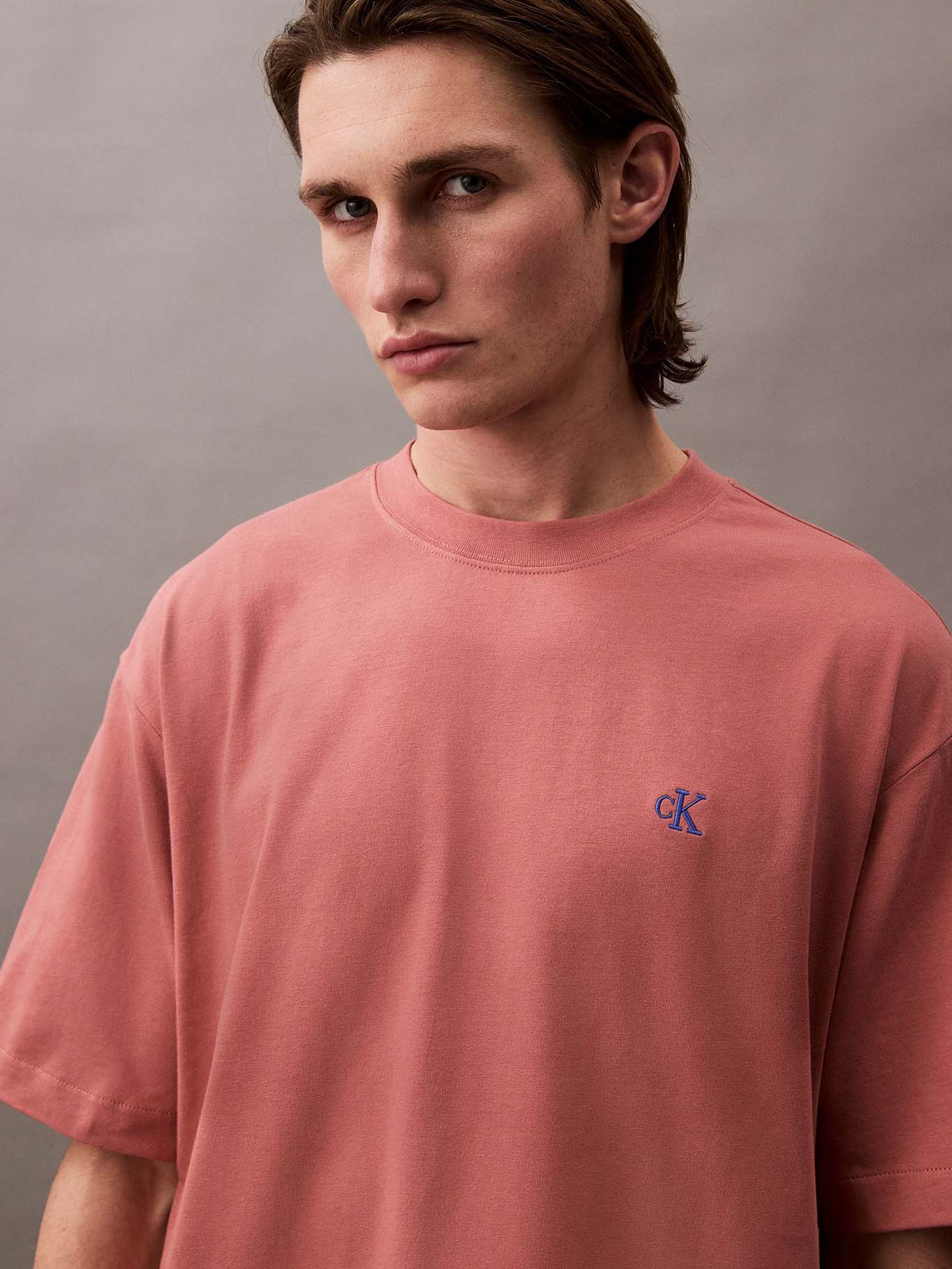 POLERA RELAXED CON MONOGRAMA ARCHIVE - 4