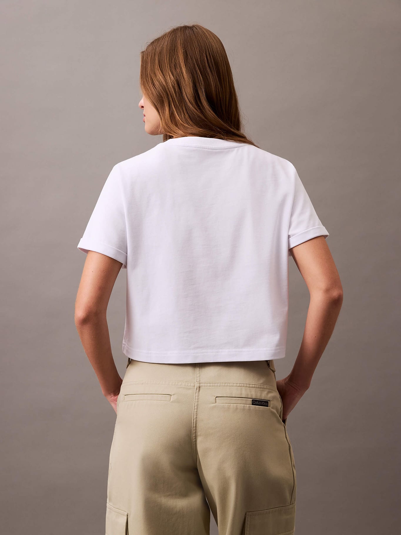 POLERA CROPPED CON LOGO BRILLANTE - 3
