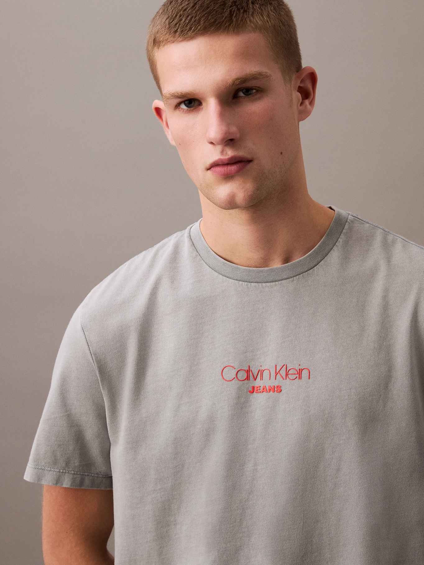 POLERA ACID WASH GRAPHIC - 4