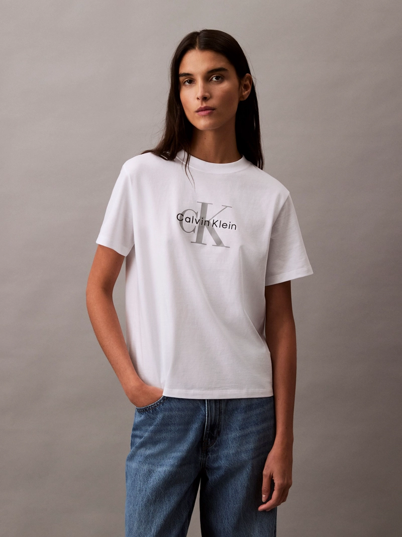 POLERA CLASICA CON MONOGRAMA ESTAMPADO - 1