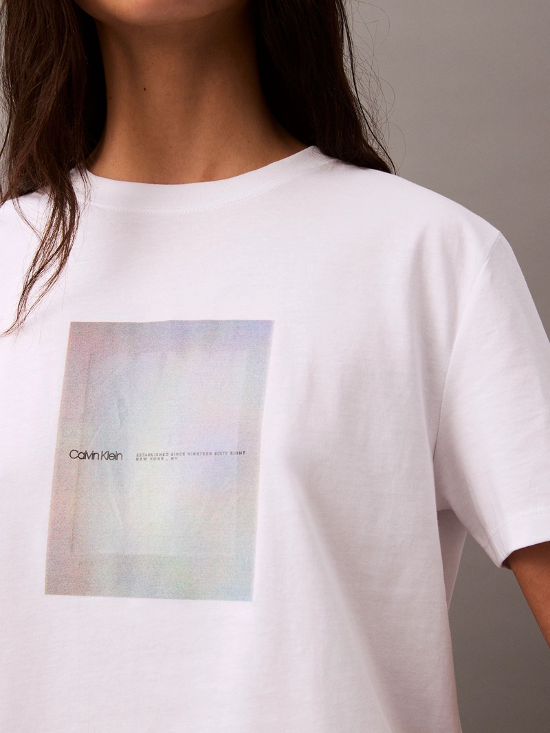 POLERA CLASICA CON GRAFICO DE LOGOTIPO FOTOGRAFICO - 5