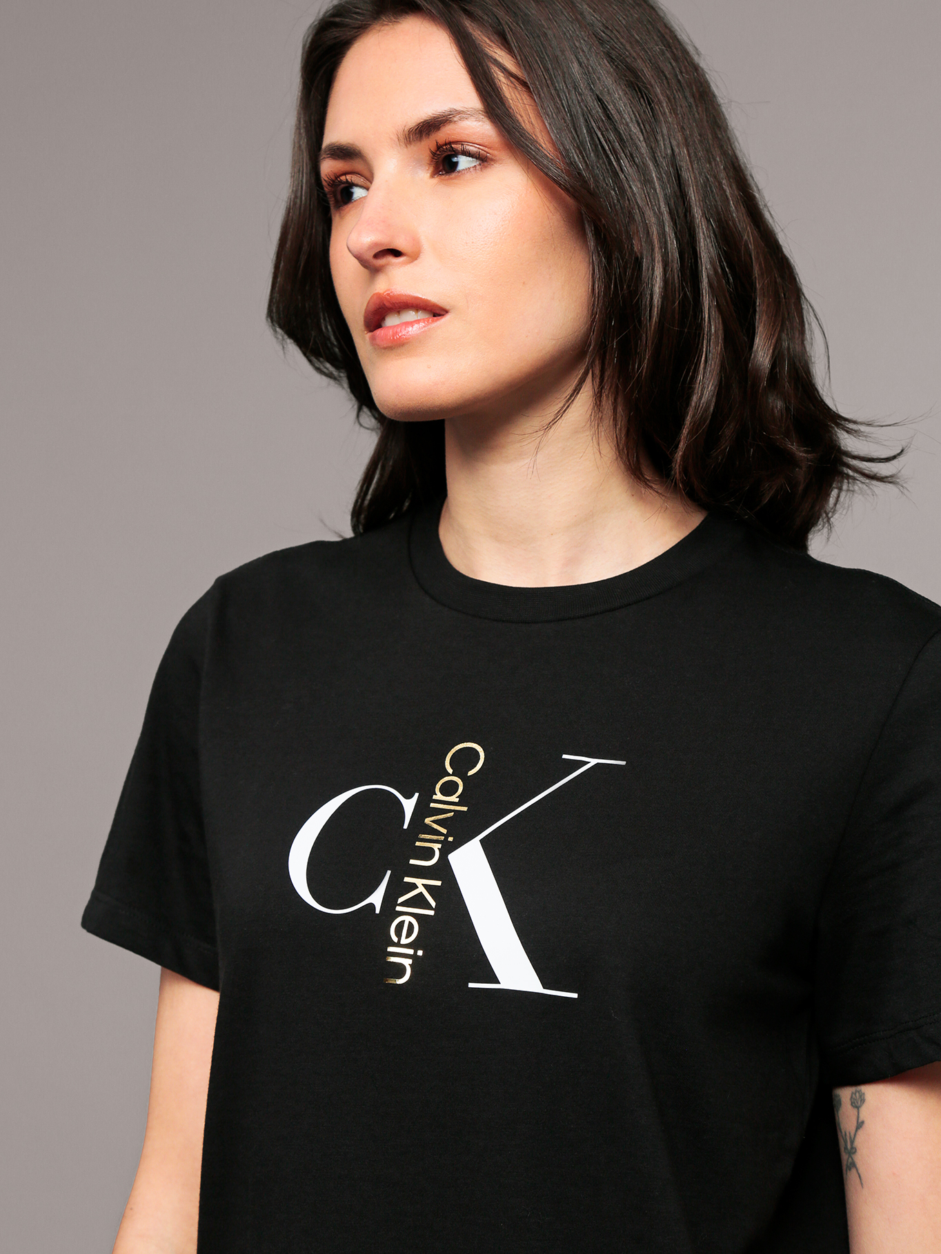 POLERA CLASSIC CON MONOGRAMA - 5