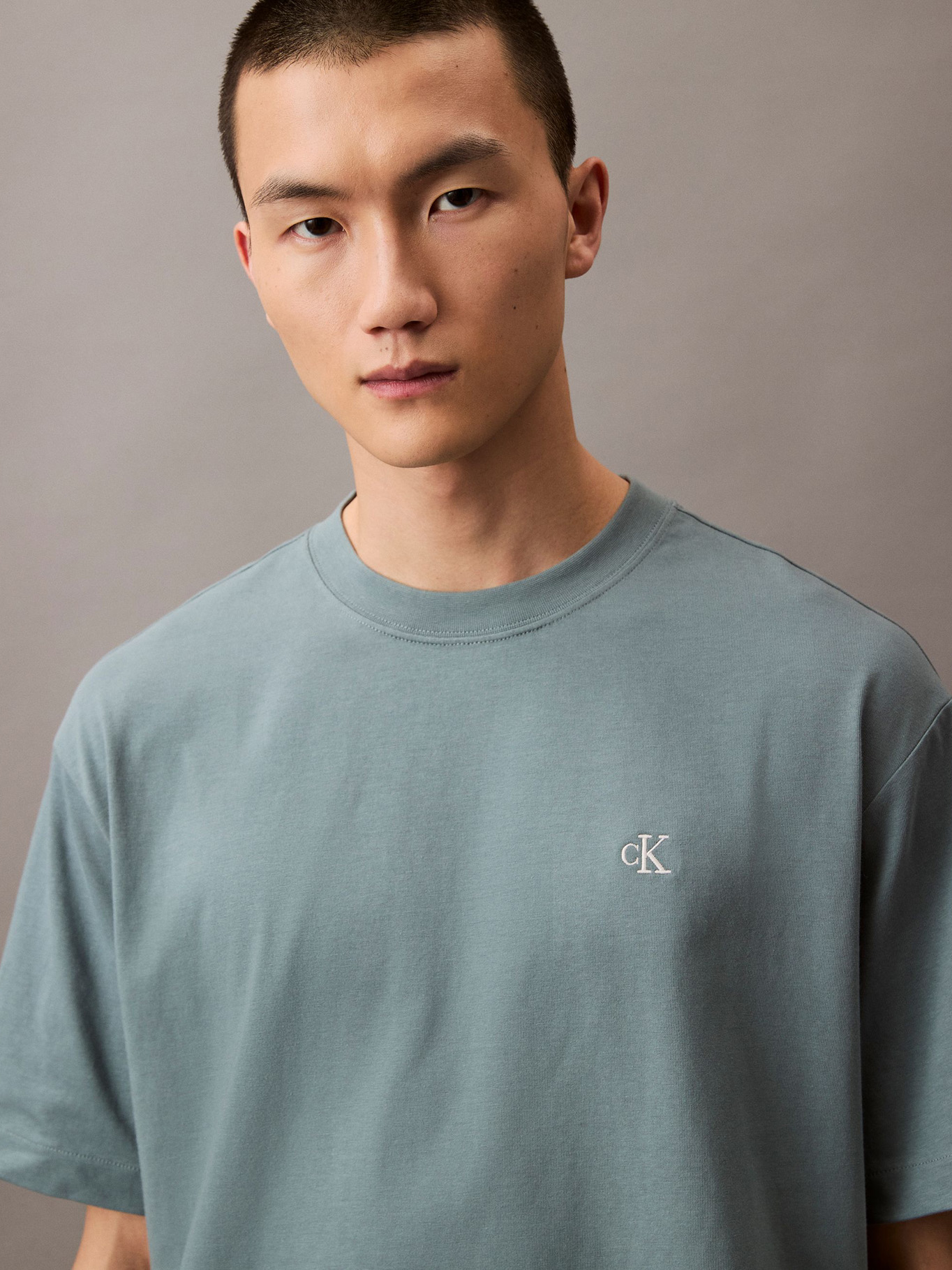 POLERA RELAXED CON MONOGRAMA ARCHIVE - 4