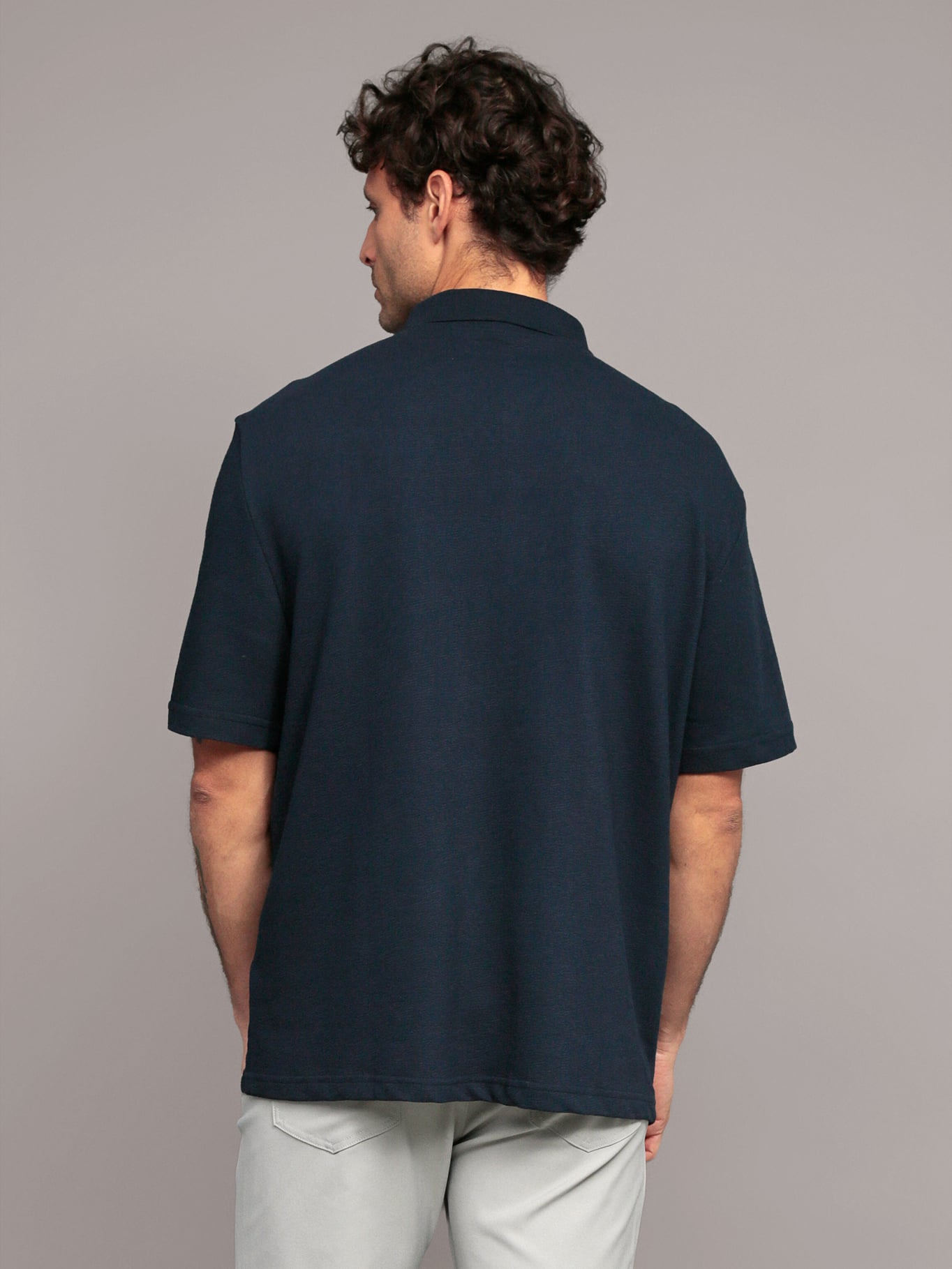 POLO RELAXED CON TEJIDO CREPE - 4