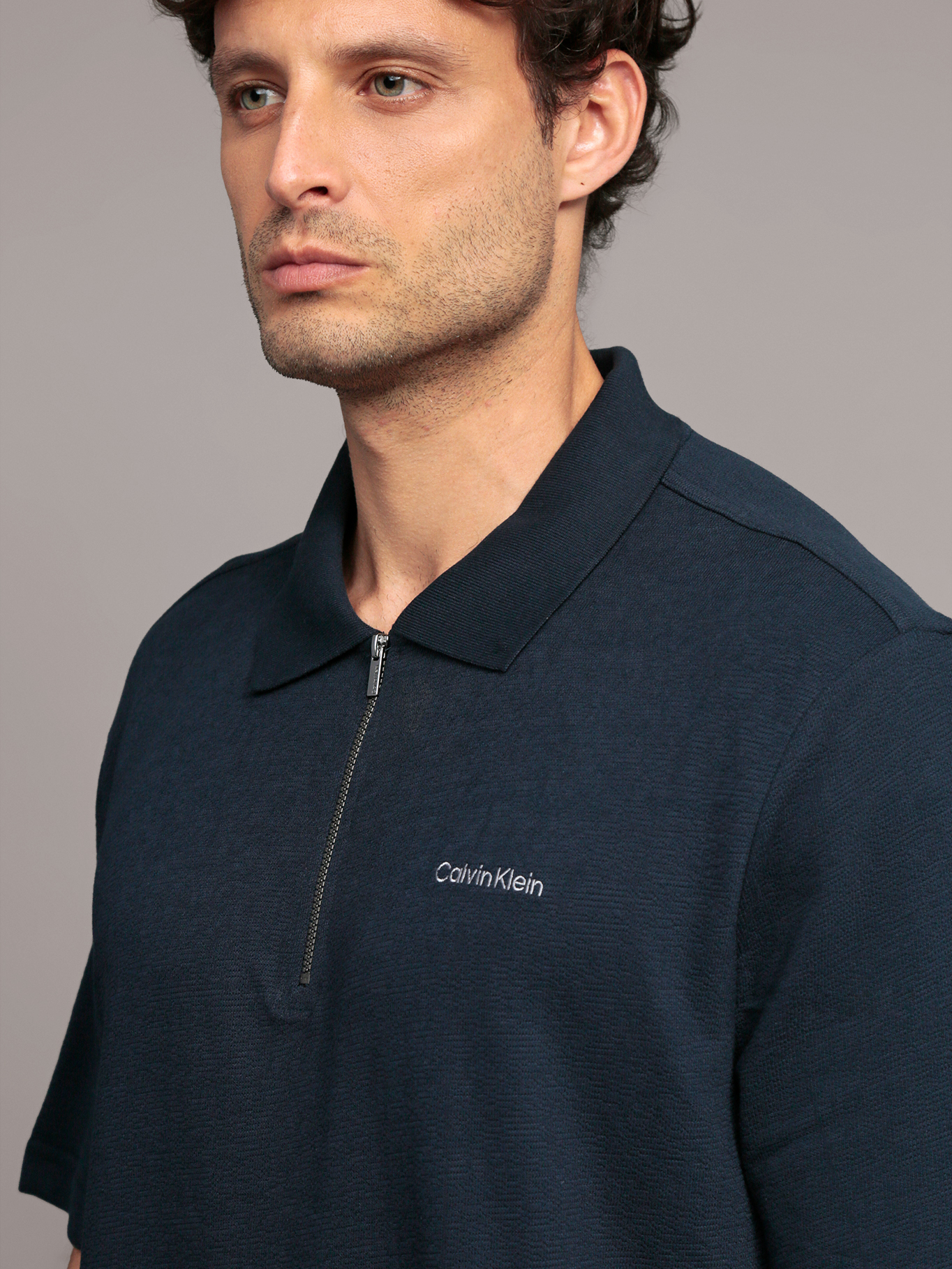 POLO RELAXED CON TEJIDO CREPE - 5