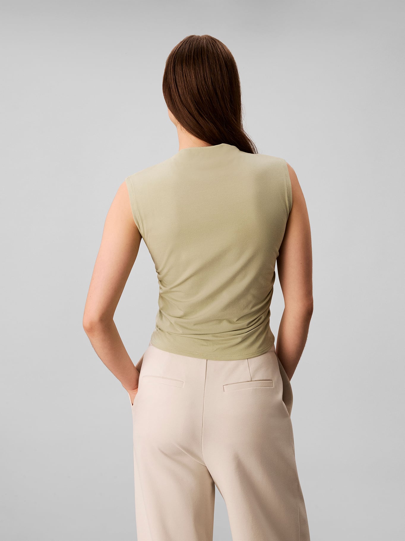 BLUSA SIN MANGAS CON CUELLO ALTO - 3