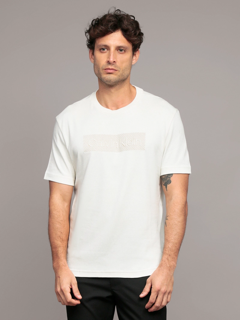 POLERA CON BORDADO TEXTURIZADO - 1
