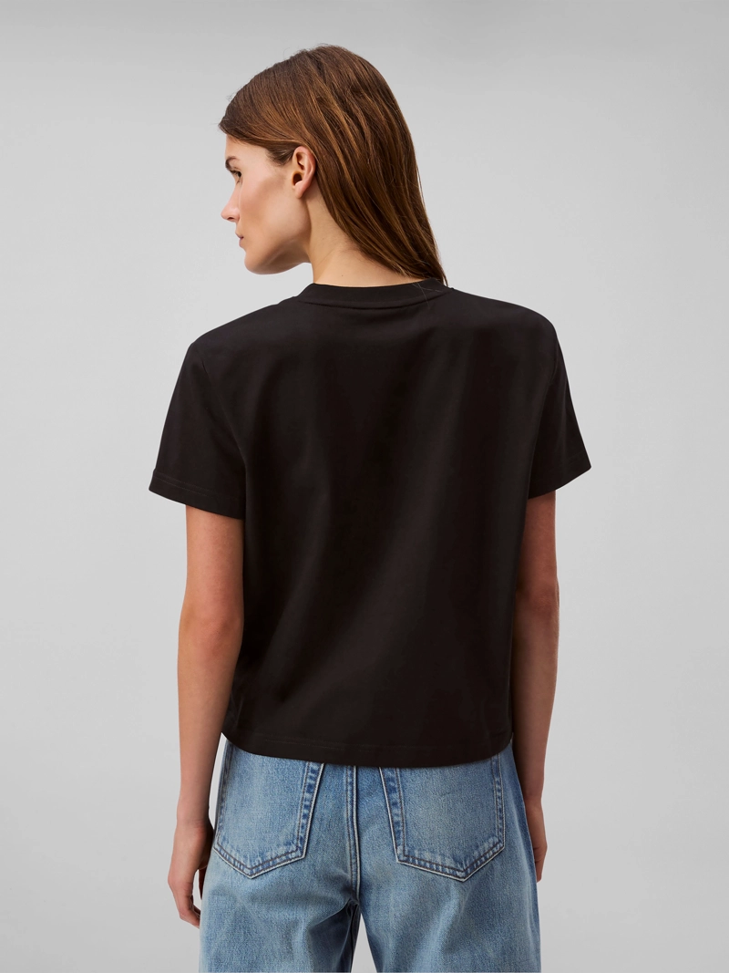 POLERA CON LOGO ARCHIVE - 3