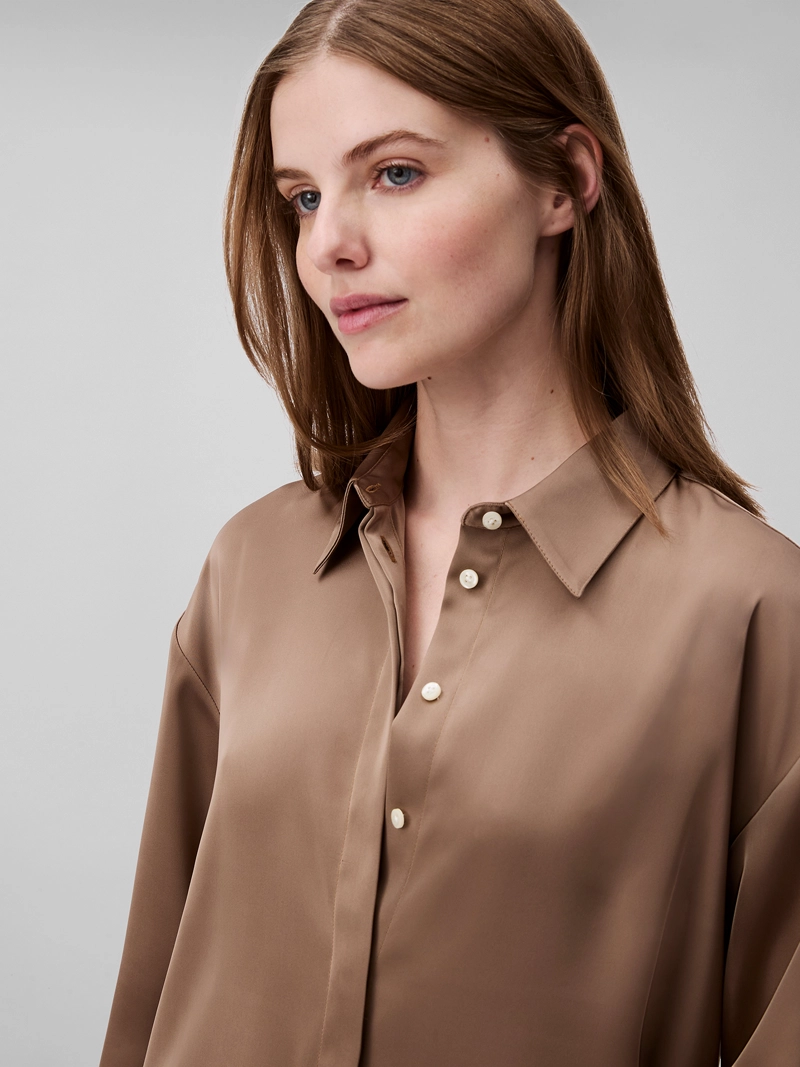 CAMISA SATINADA CON BRILLO MATE - 4