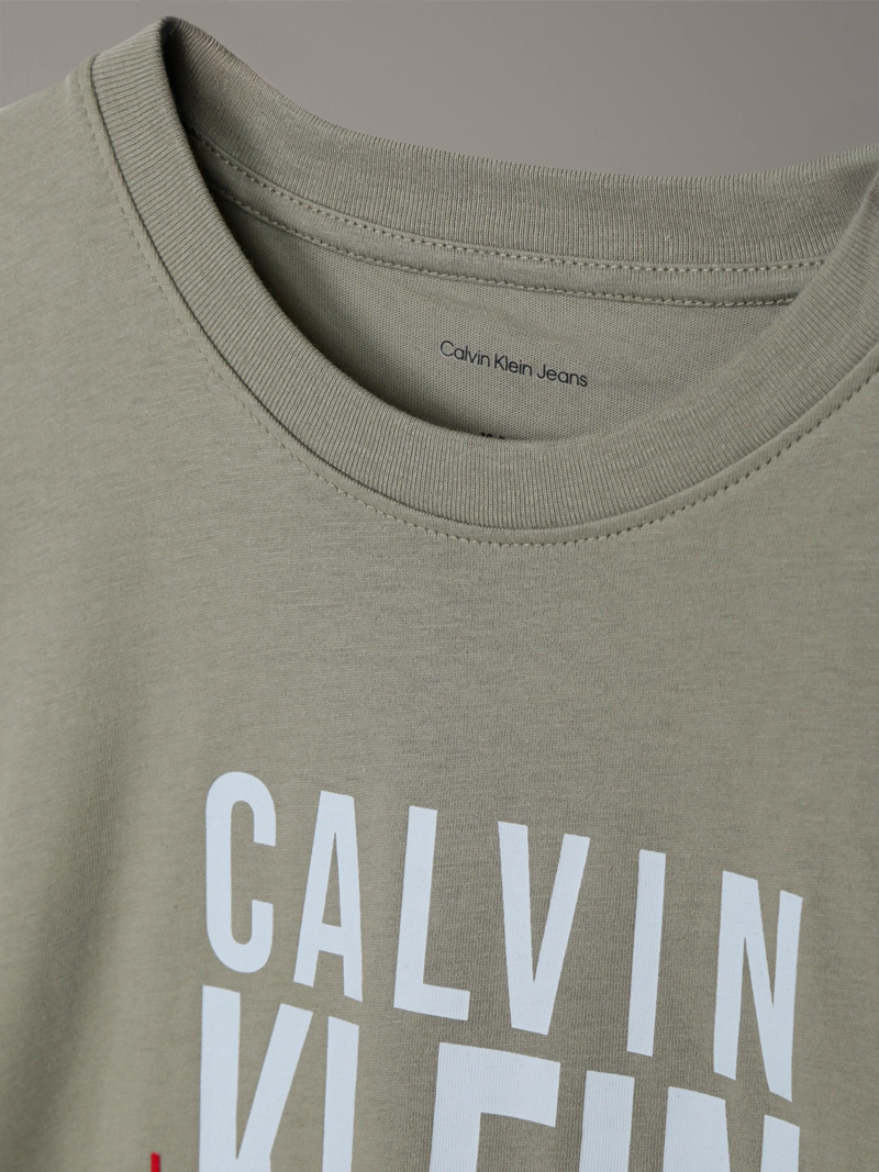 POLERA NIÑO BOLD CKJ GRAPHIC - 4