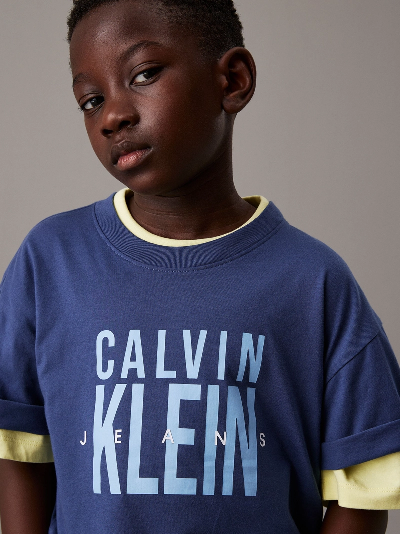 POLERA NIÑO BOLD CKJ GRAPHIC - 4