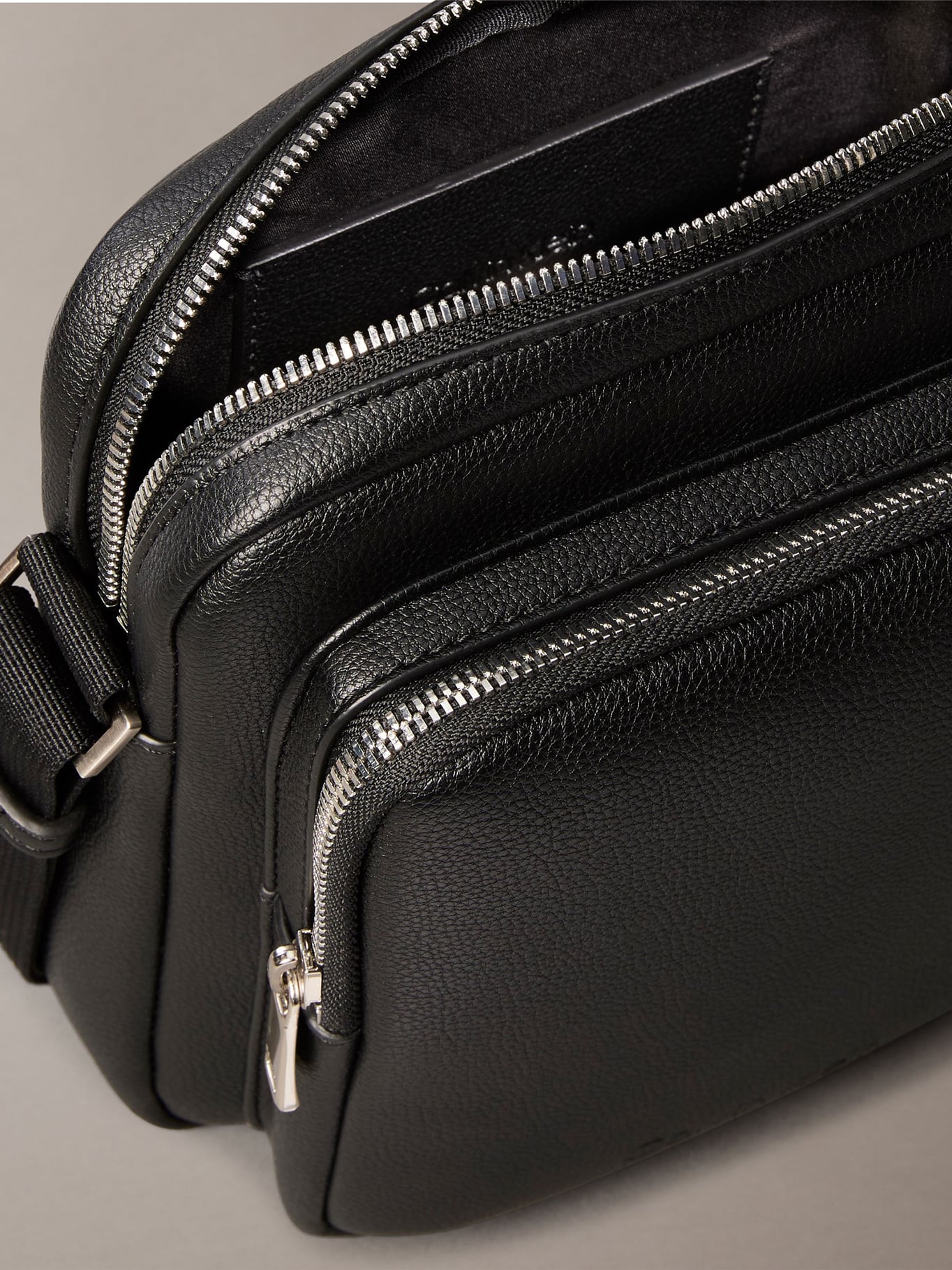 BOLSO BANDOLERA MICRO PEBBLE - 3