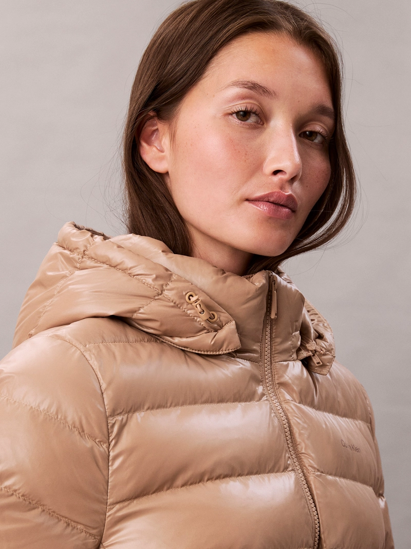 PARKA PUFFER DE PLUMAS LIGERA CON CINTURON - 6
