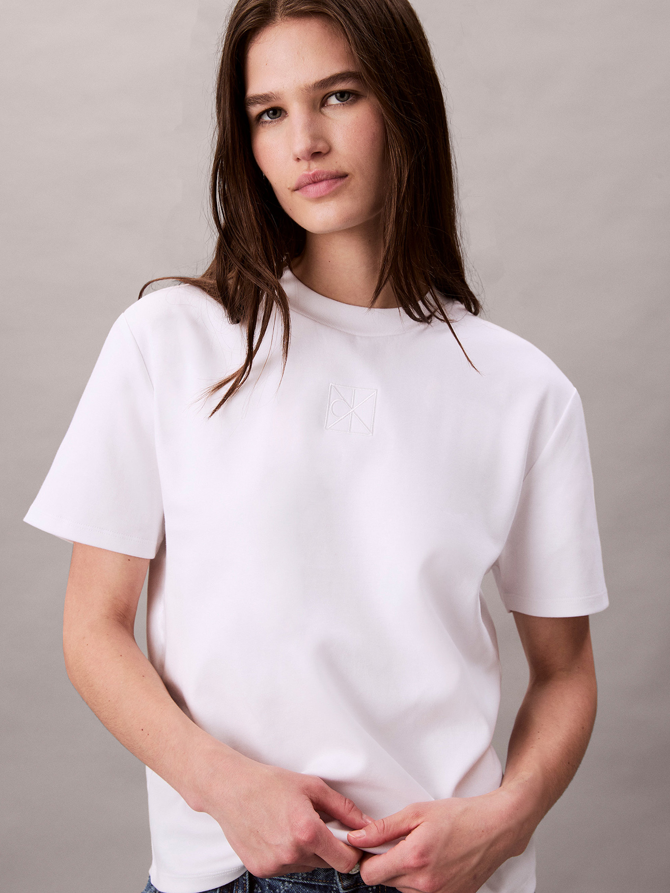 POLERA INTERLOCK CON EMBLEMA CK - 4