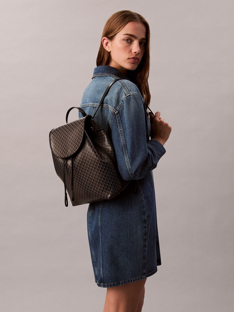 MOCHILA CON ESTAMPADO DE MONOGRAMA - 2