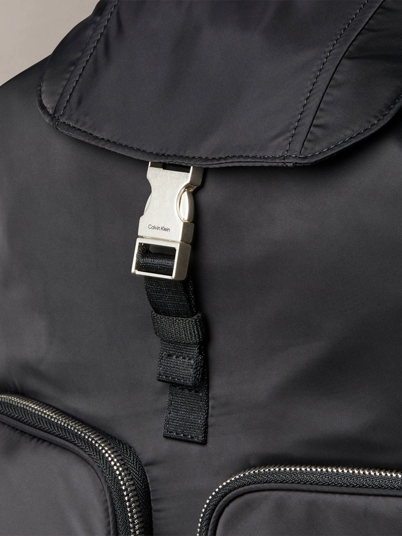 MOCHILA CON SOLAPA DE SATE N Y NAILON - 5