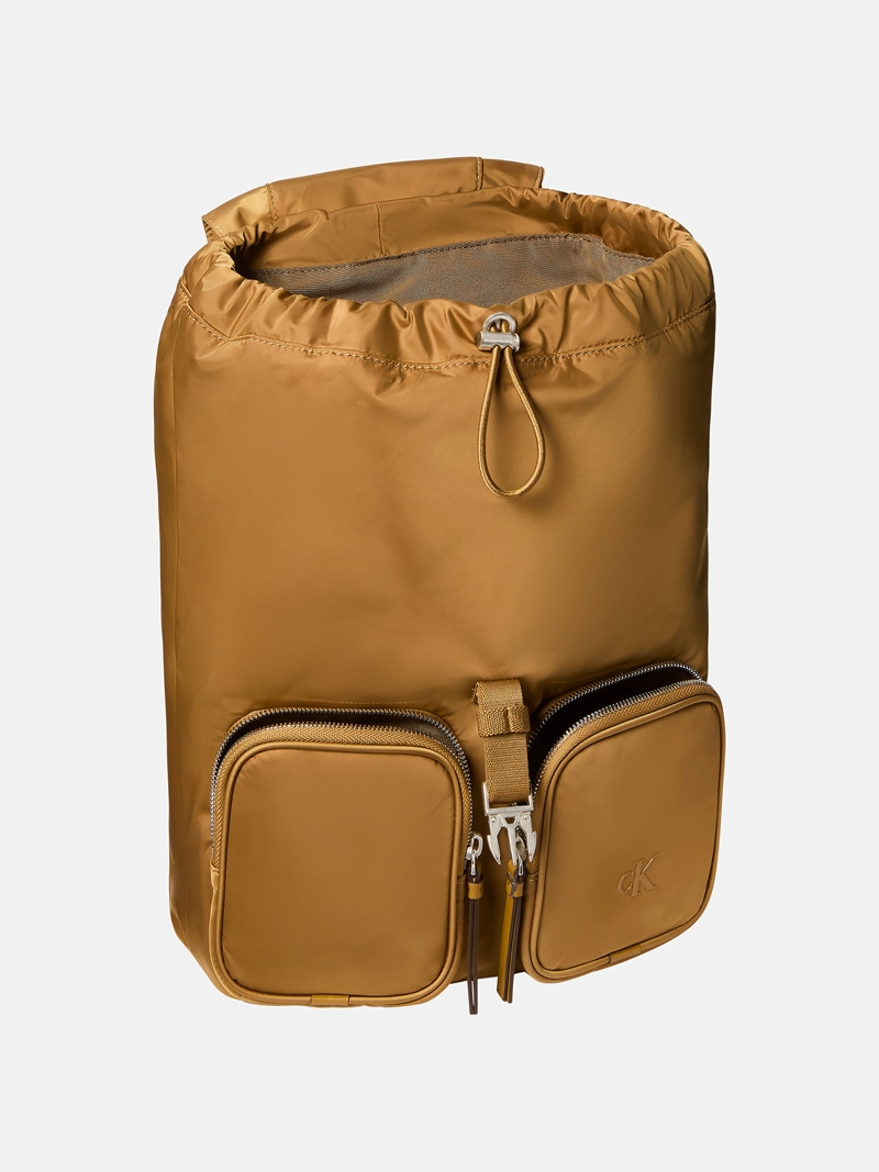 MOCHILA CON SOLAPA DE SATE N Y NAILON - 3
