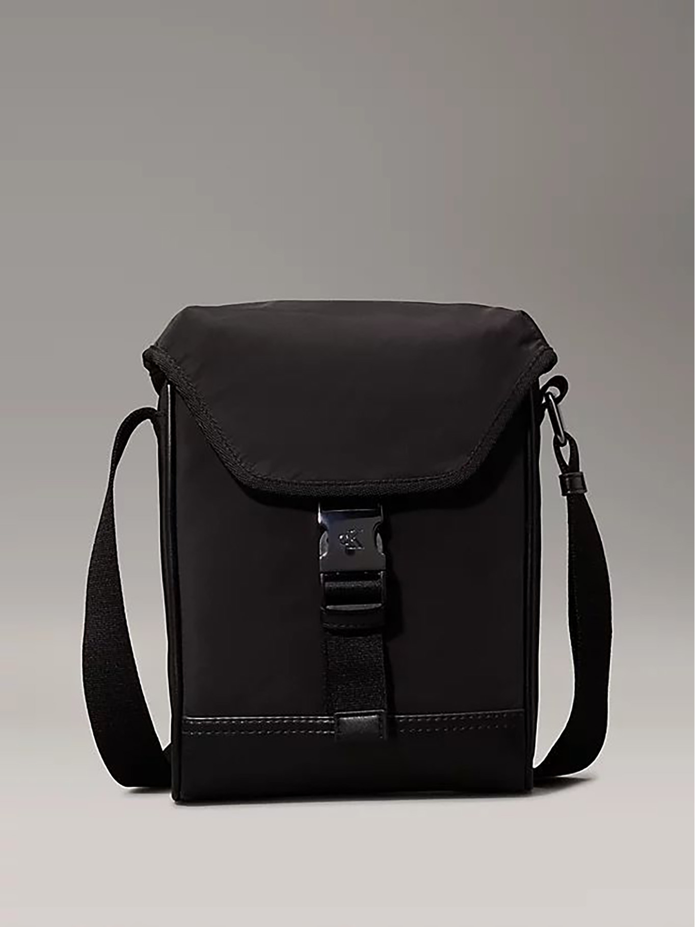 BOLSO REPORTER CON SOLAPA Y CIERRE RAPIDO - 1