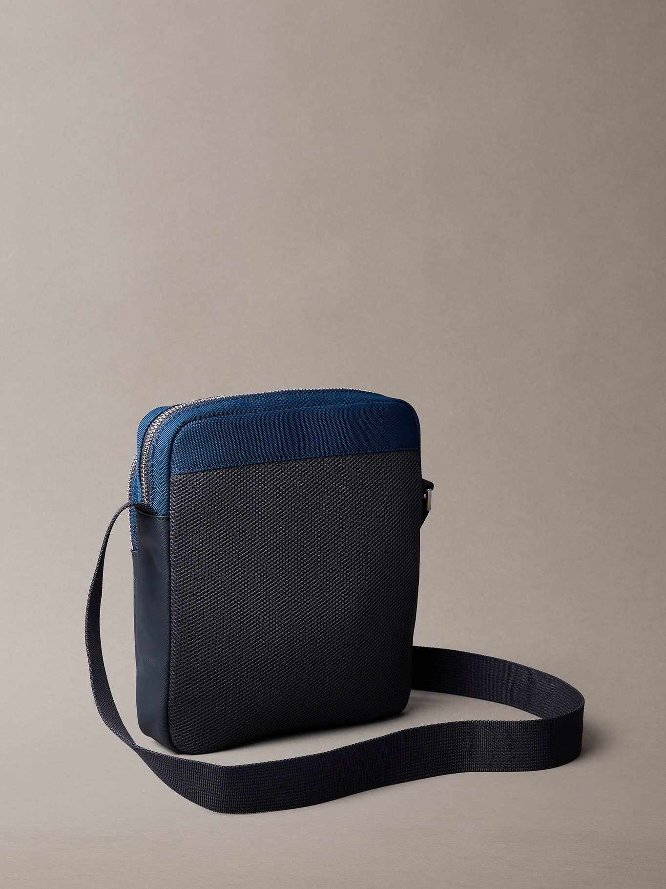 BOLSO BANDOLERA UTILITY - 2