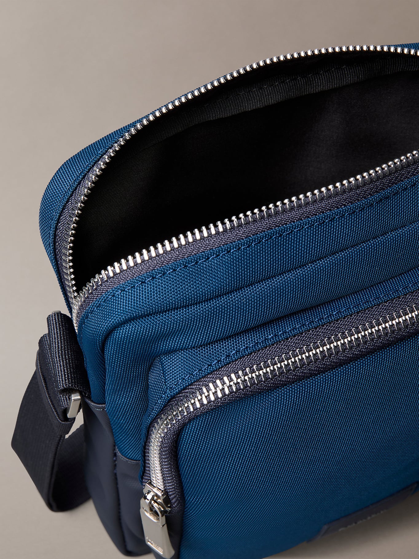 BOLSO BANDOLERA UTILITY - 3